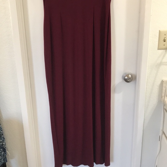 S.L. Fashions Sleeveless Burgundy Maxi dress - Picture 8 of 10